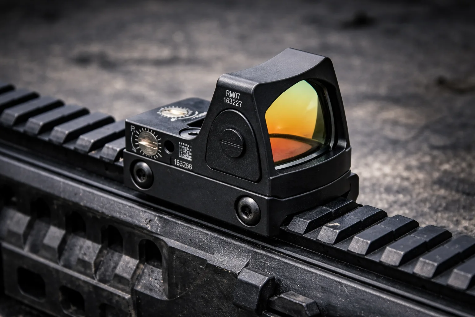 akr2-forged-aluminum-20mm-rail-reflex-sight-03